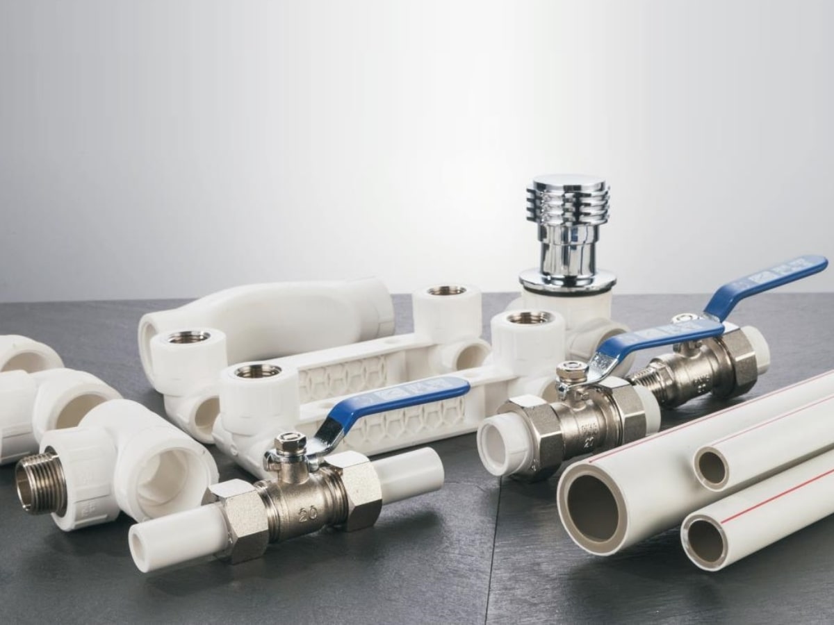 Đường kính ống dẫn nước lớn là một trong những nguyên nhân dẫn tới tình trạng vòi sen bị chảy yếu