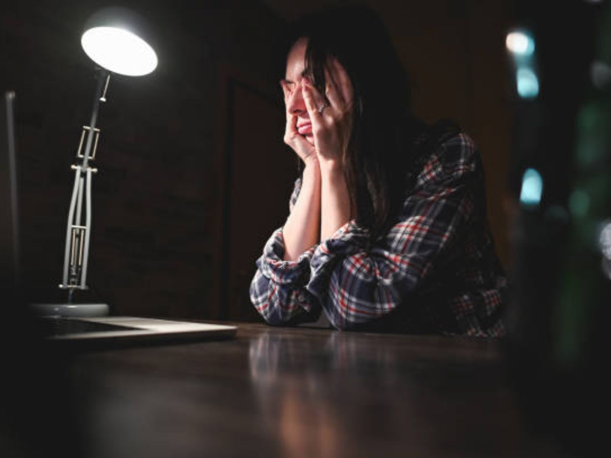 &Aacute;nh s&aacute;ng qu&aacute; gắt dễ g&acirc;y ra căng thẳng, mệt mỏi