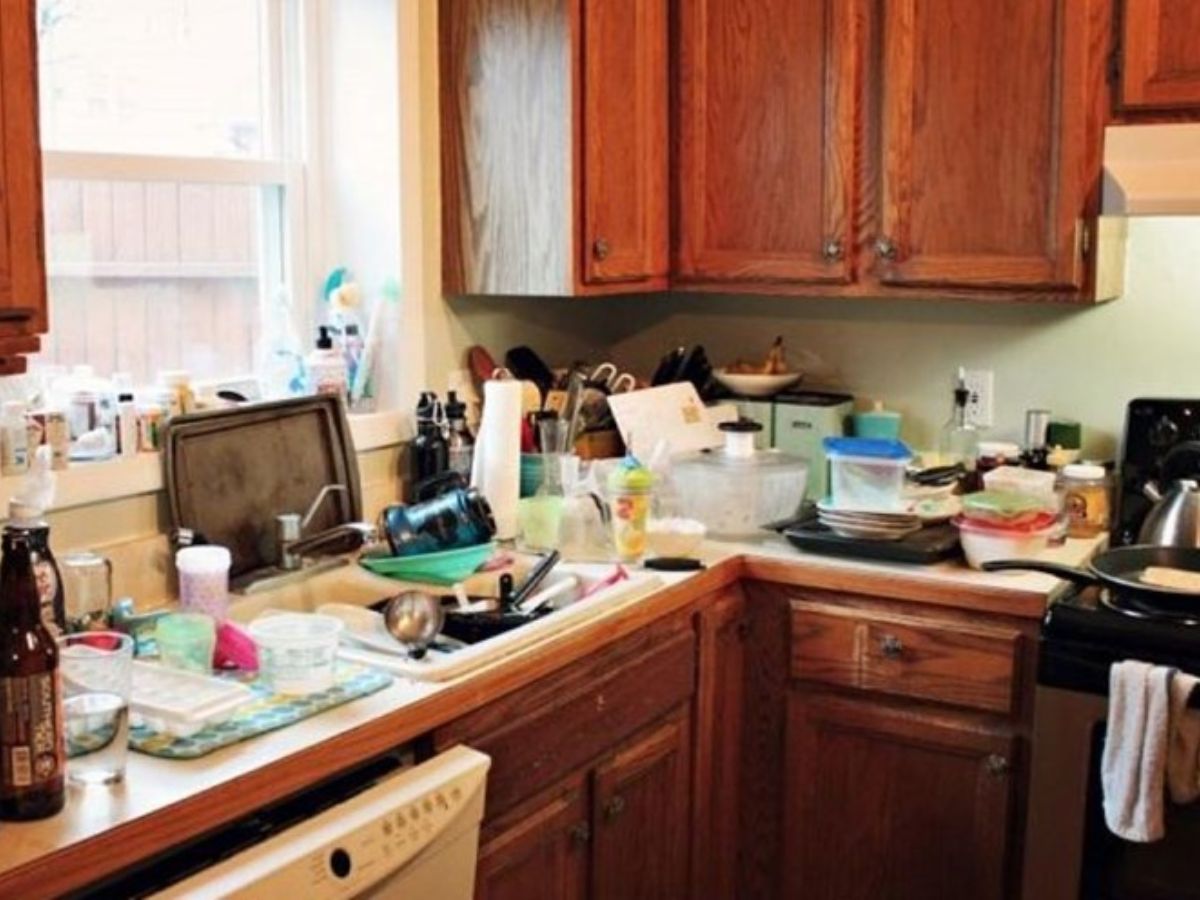 &ldquo;Tiện đ&acirc;u đặt đ&oacute;&rdquo; khiến gian bếp th&ecirc;m bừa bộn