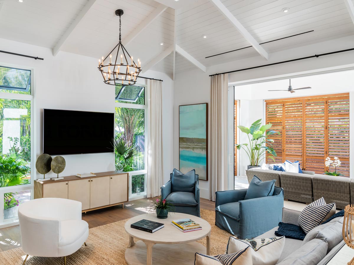 Ánh sáng cũng là một yếu tố đặc biệt quan trọng trong thiết kế nội thất phòng khách