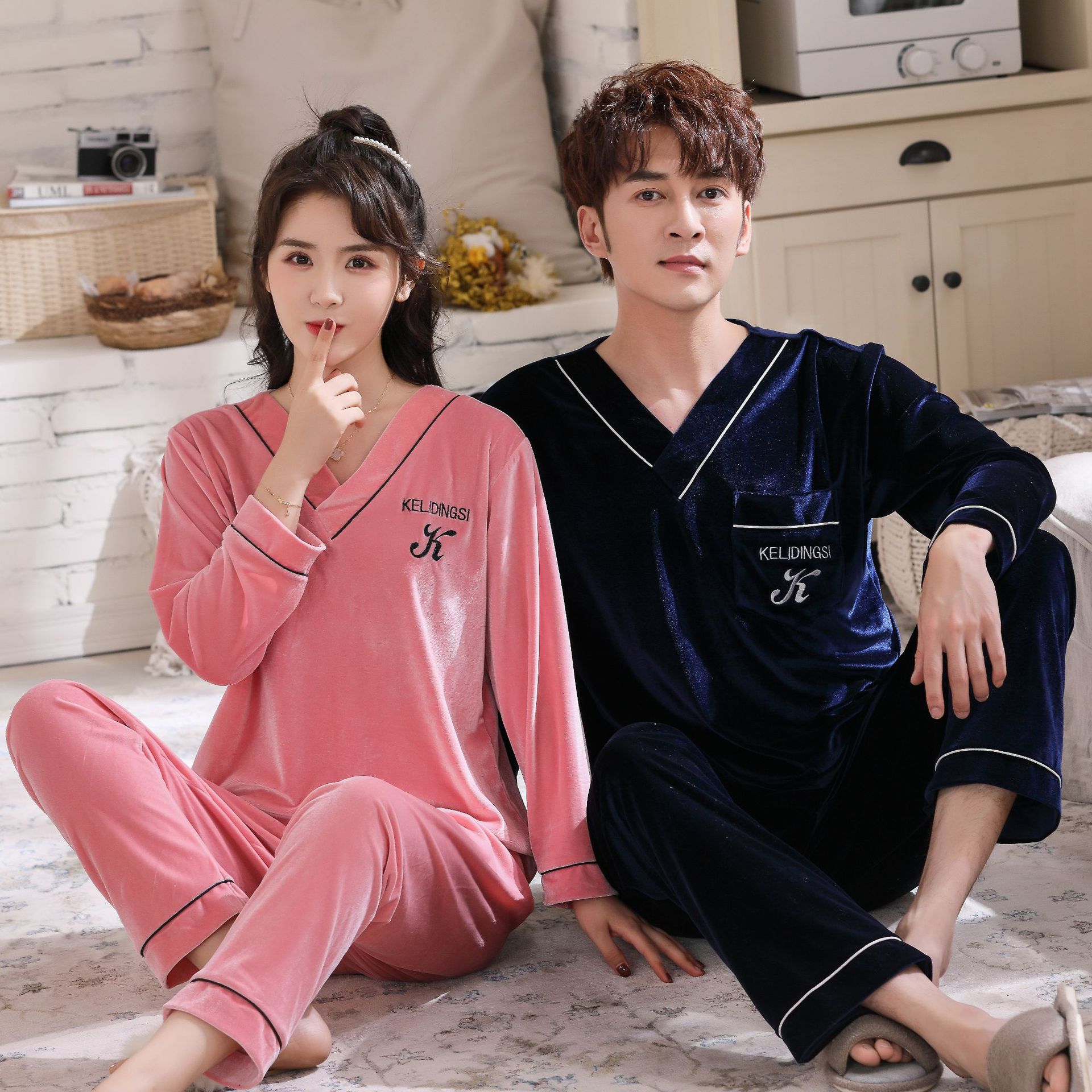 Bạn nên lựa chọn màu sắc đồ ngủ mà mình yêu thích