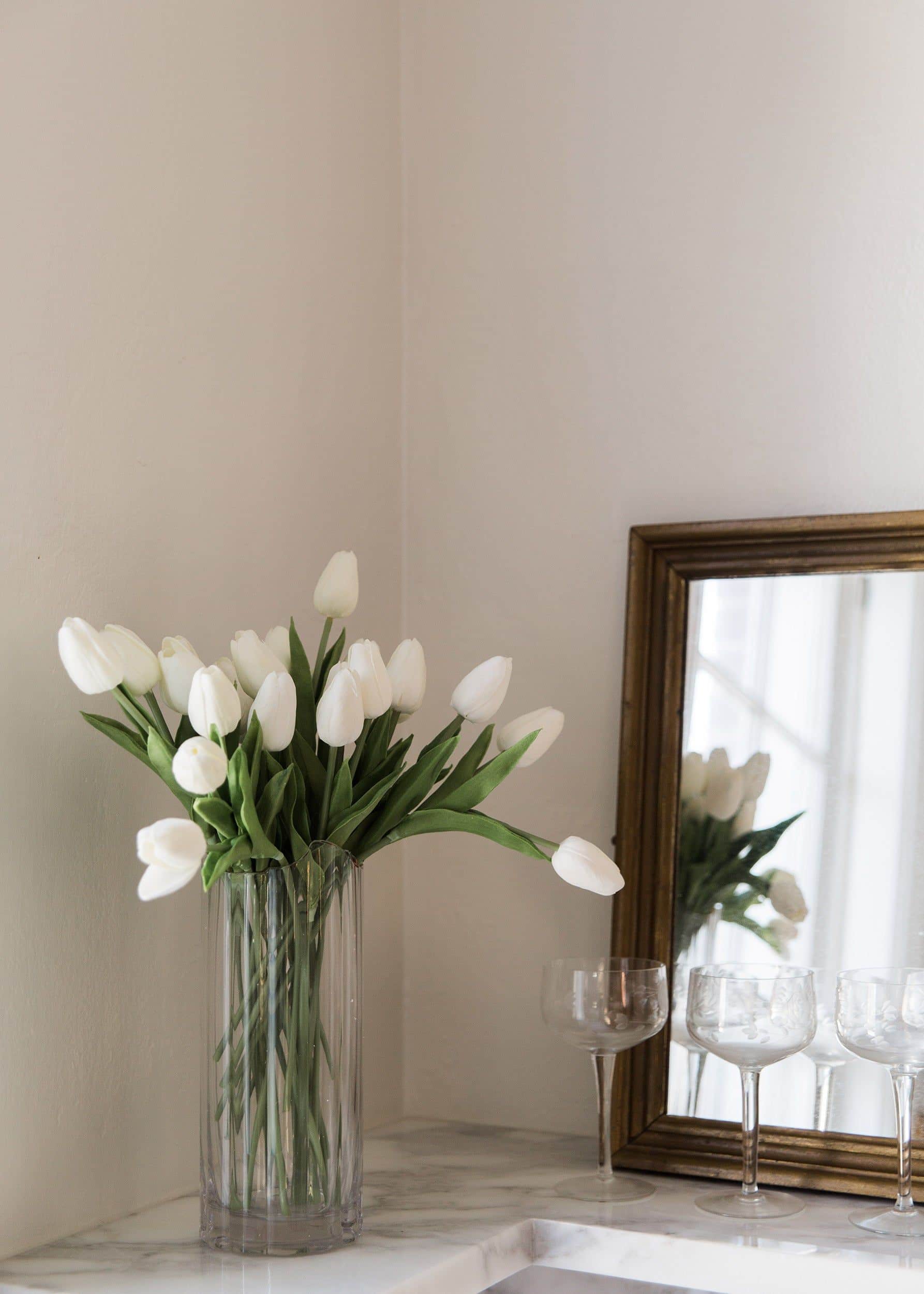 Hoa giả tiết kiệm thời gian, chi phí chăm sóc