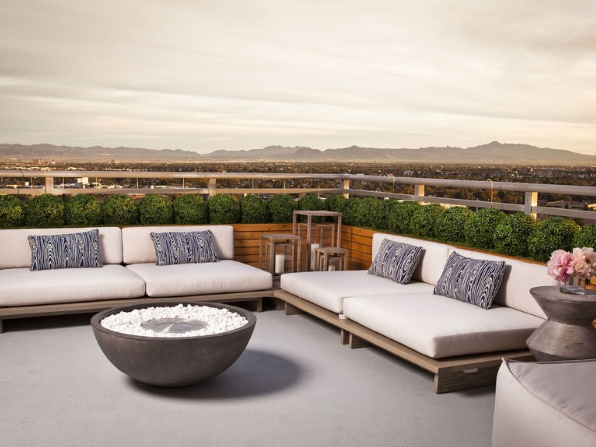 Thiết kế s&acirc;n thượng đẹp kiểu Wasa sabi ch&uacute; trọng v&agrave;o t&iacute;nh tinh giản v&agrave; kh&ocirc;ng gian rộng tho&aacute;ng