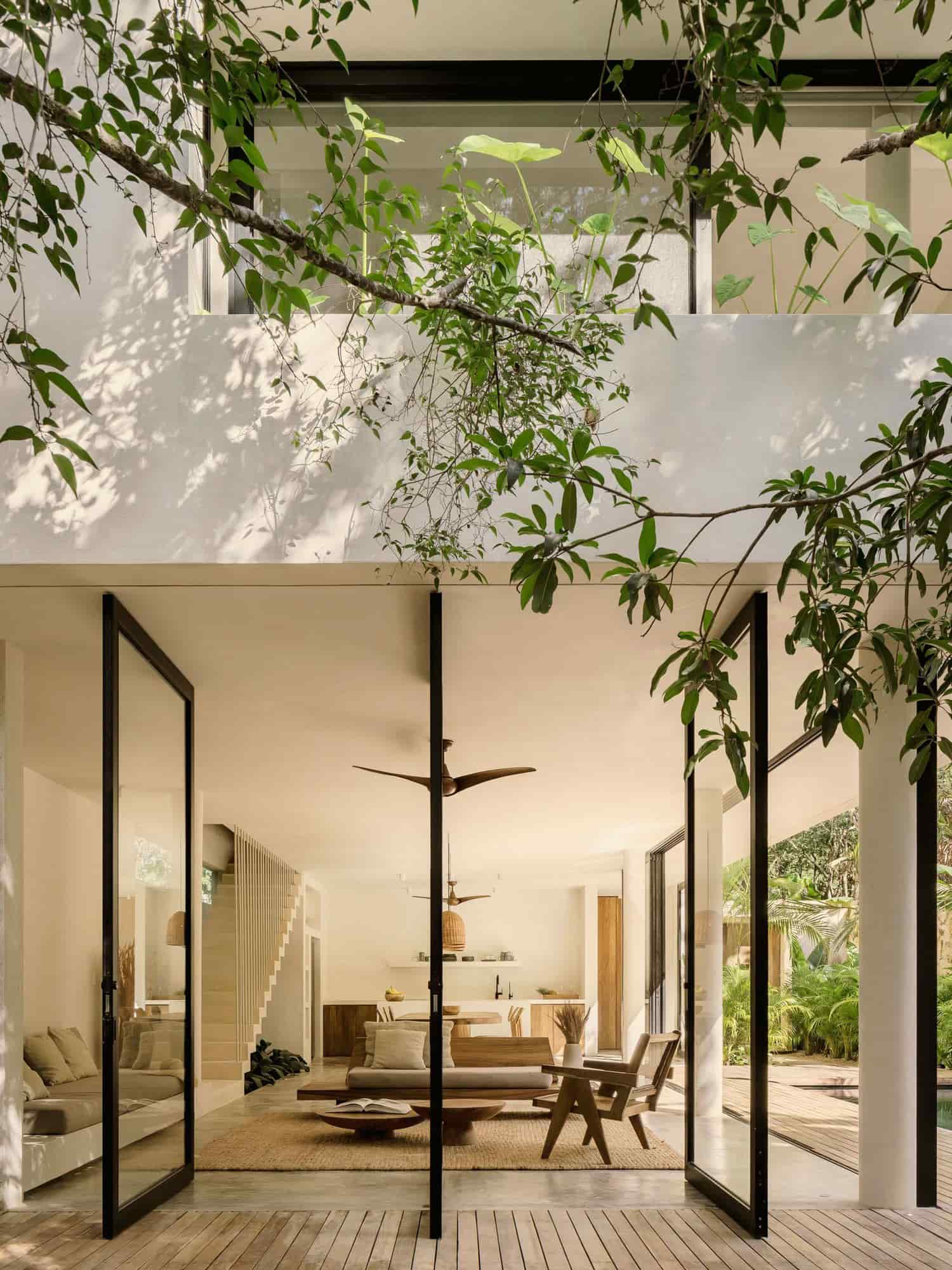 Sử dụng đồ nội thất lớn cho phòng khách rộng