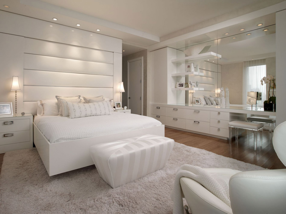 Mẫu phòng ngủ vợ chồng đơn giản, hiện đại nhưng lại rất ấm cúng và đầy đủ tiện nghi