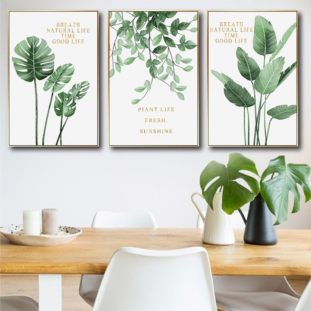 Những bức tranh về cây lá rất phù hợp cho phòng khách nhiệt đới