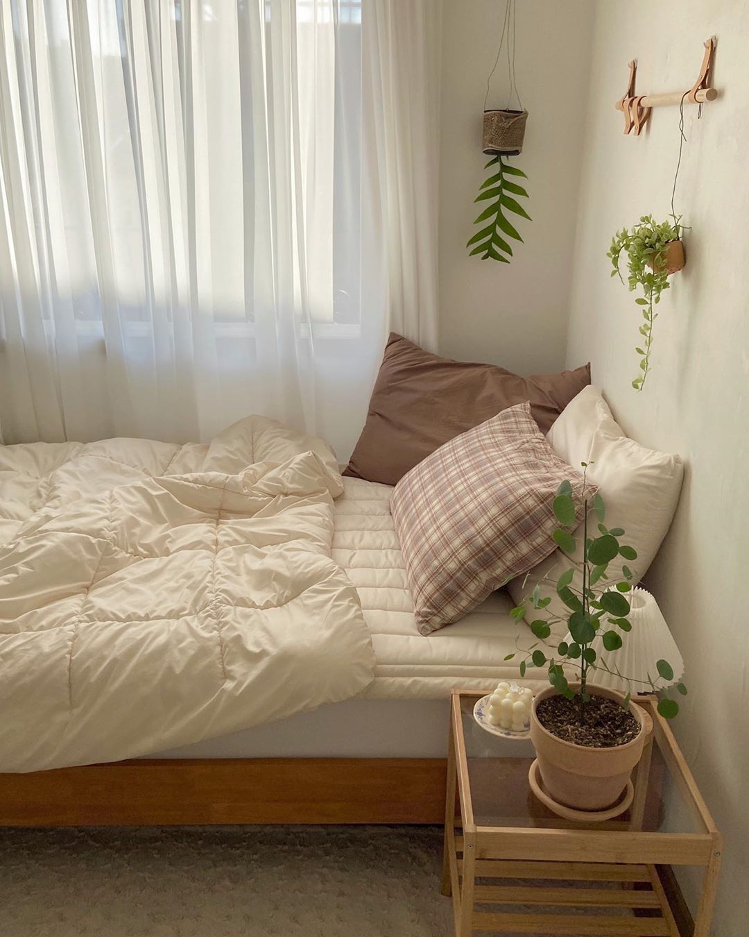 Trang trí phòng ngủ bắt mắt từ vật dụng đơn giản