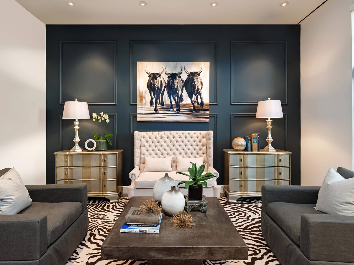 Nên tham khảo ý kiến của kiến trúc sư để có thể trang trí tường phòng khách đẹp, ấn tượng