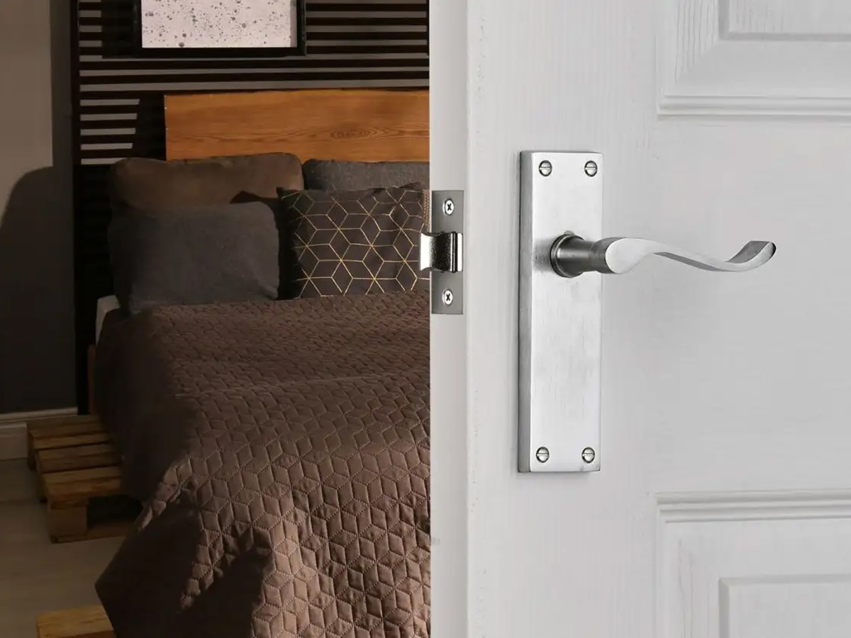 Để cửa phòng đối diện với góc nhọn sẽ mang đến sát khí và làm tổn hại cho chủ nhân căn phòng