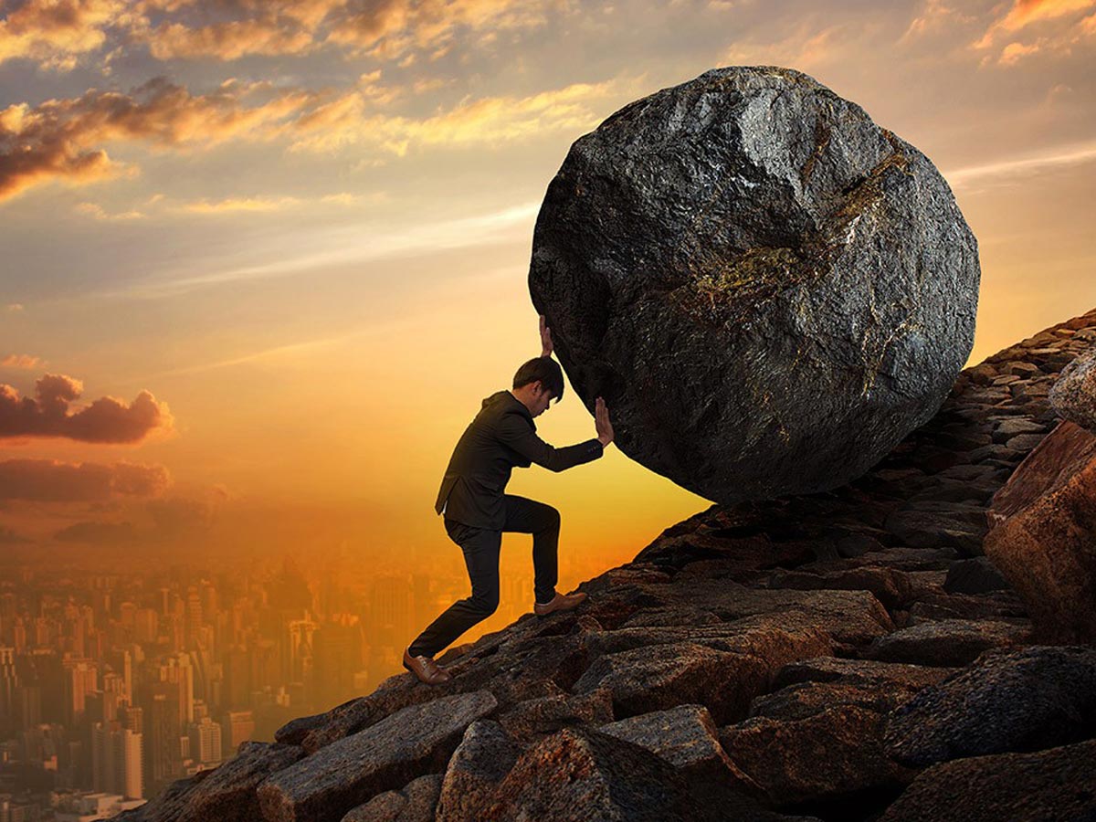 Kiểu nhà hình cánh quạt sẽ khiến công việc của gia chủ thường xuyên gặp phải khó khăn, lận đận