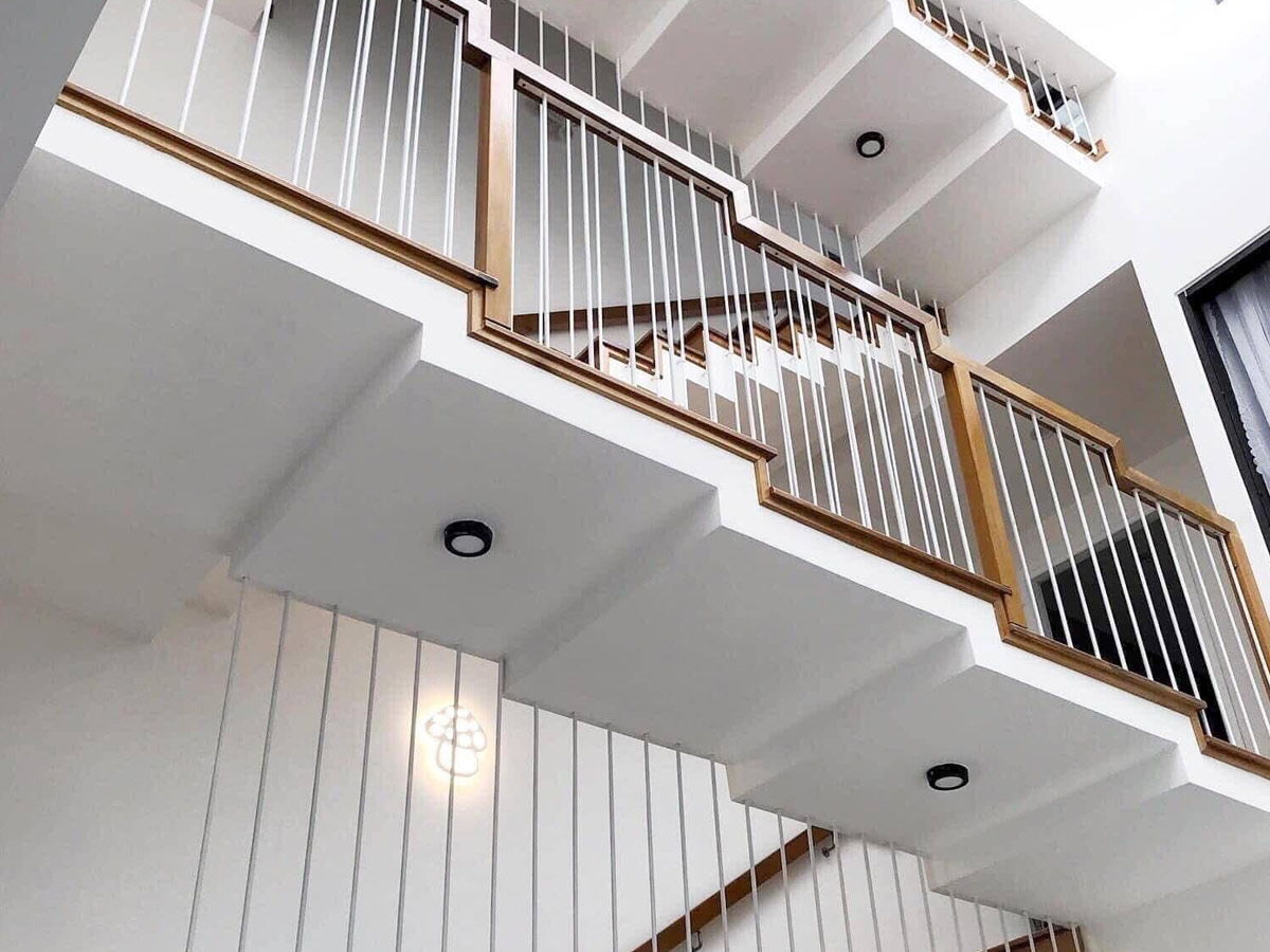 Kết cấu giữa các tầng nhà hiện nay đều được xây dựng bằng gạch, vữa và xi măng vô cùng chắc chắn