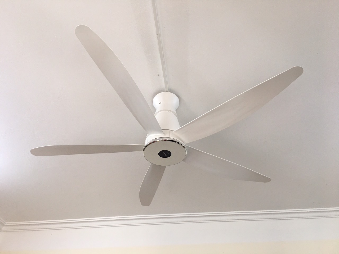 Tìm hiểu quạt trần 5 cánh Panasonic 