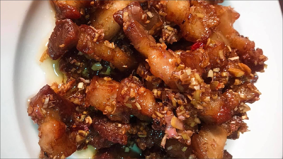 Thịt rang sả băm nhuyễn được nhiều người yêu thích