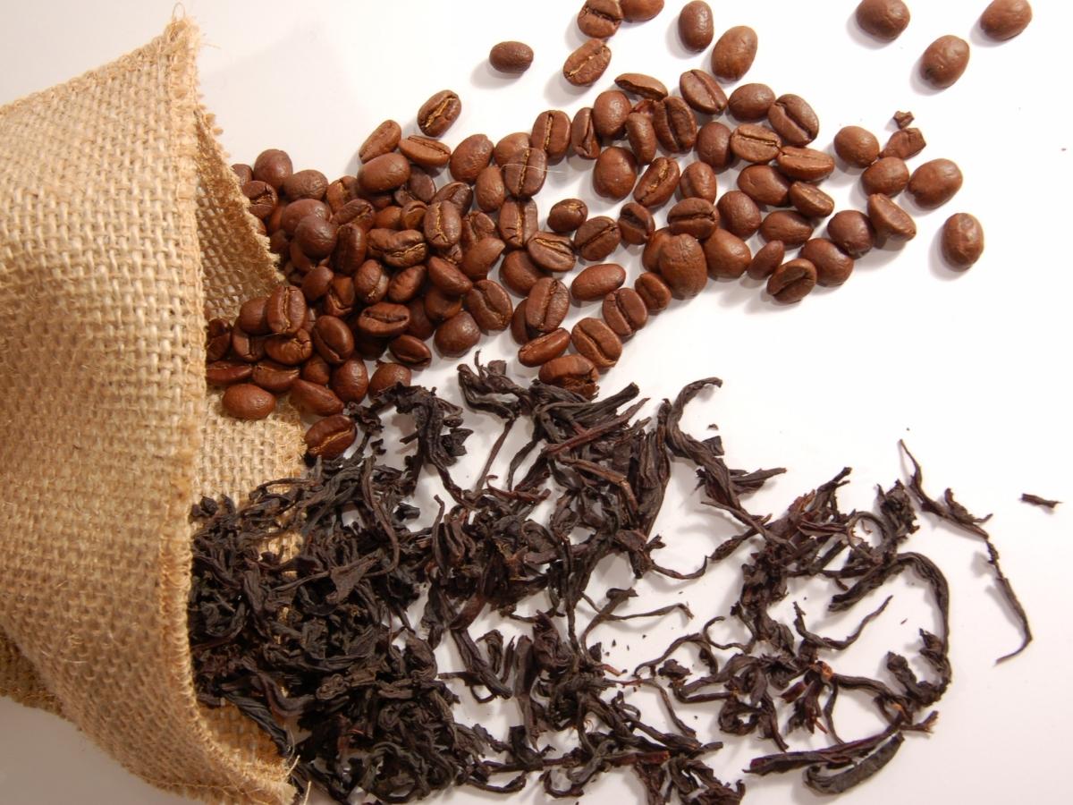 Sử dụng trà, cà phê để khử mùi trên xe ô tô