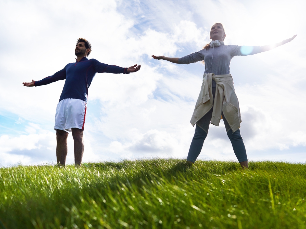 Làn nước lạnh khi tắm sáng sớm giúp bạn tỉnh táo hơn, tăng nhịp tim và lượng oxy, giúp bạn có thêm năng lượng