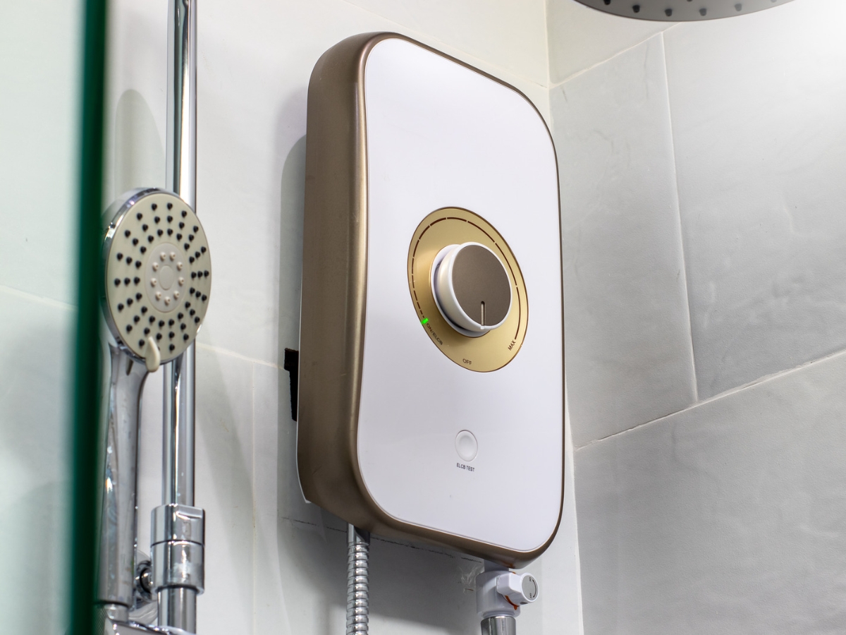 Máy tắm nước nóng/lạnh là phương án tối ưu giải quyết cho câu hỏi “Nên tắm nước nóng hay lạnh?”