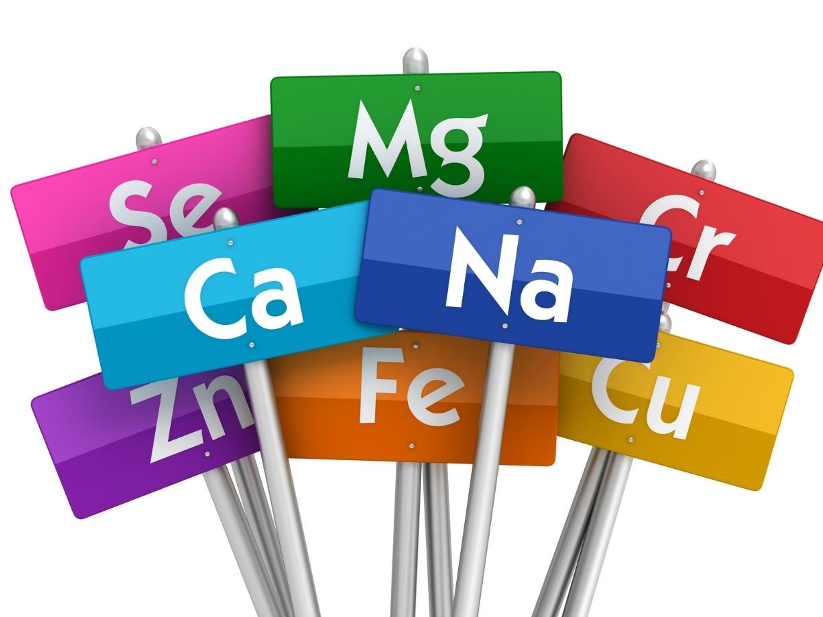 Nước ion kiềm giúp cơ thể con người bổ sung những khoáng chất cần thiết, nhờ lượng vi khoáng tự nhiên được giữ lại sau quá trình lọc và phân tách