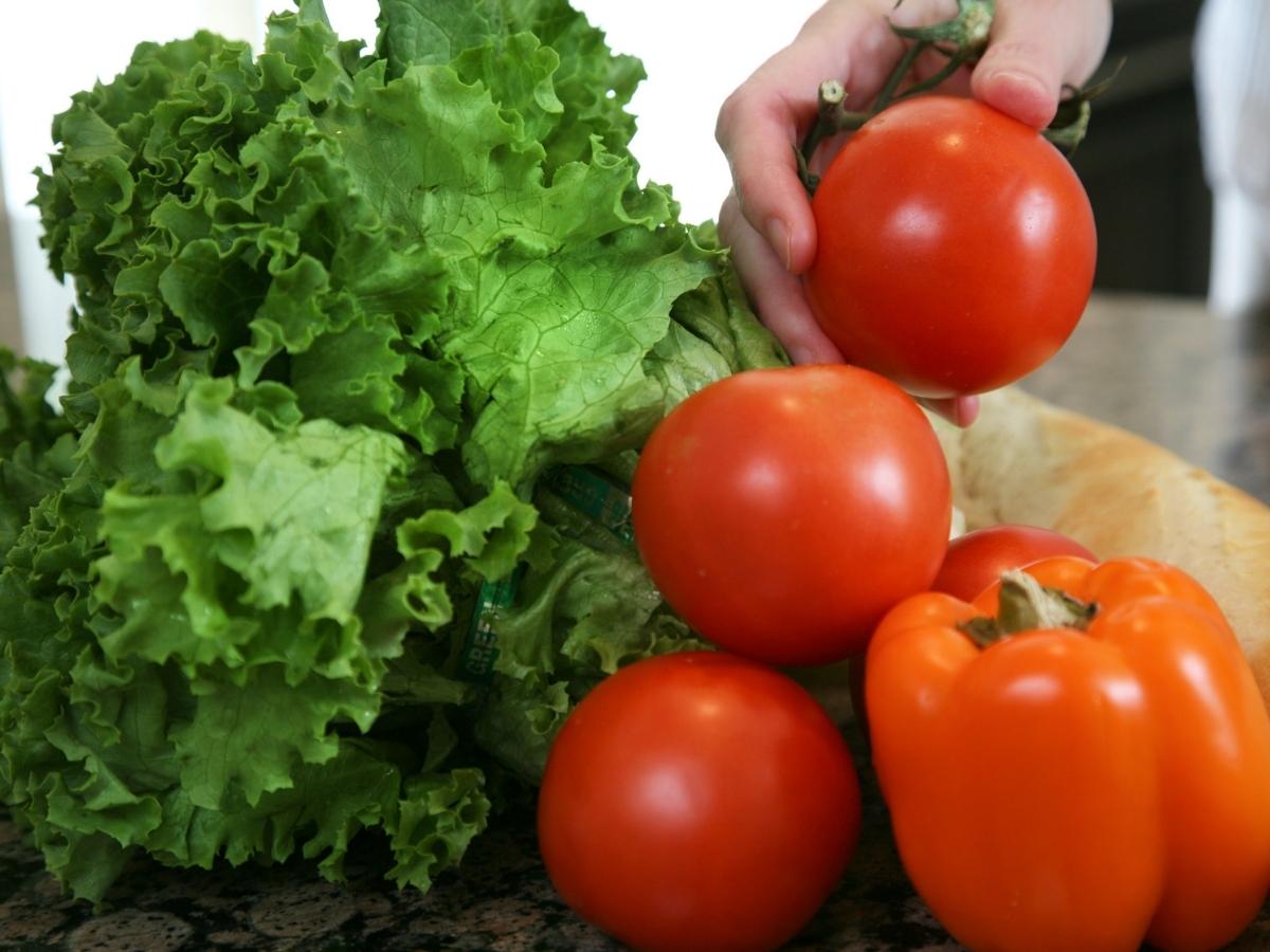 Sử dụng nước ion kiềm trong quá trình nấu ăn sẽ giúp thức ăn thơm ngon, giữ lại được những dưỡng chất và độ mềm ngọt của thực phẩm