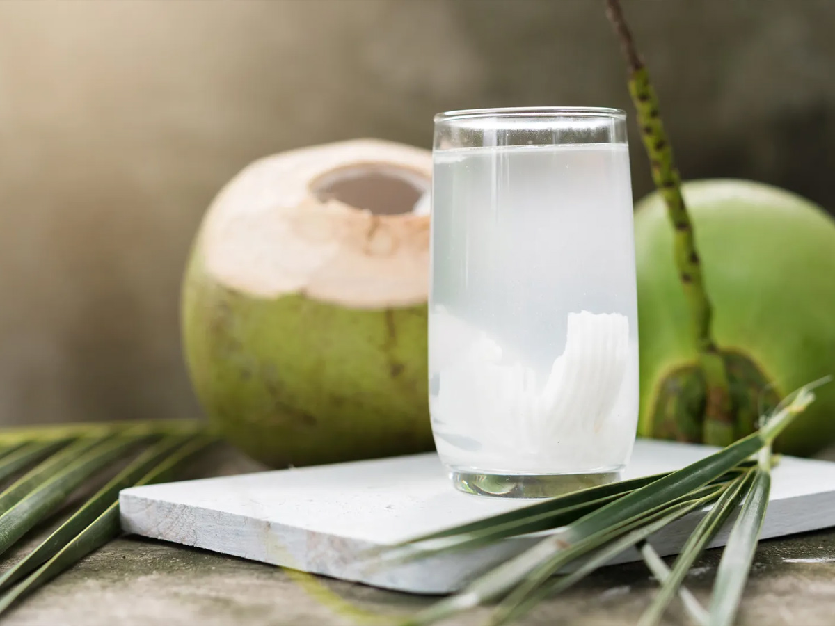  Nước dừa có vị ngọt thanh, thơm mát rất sảng khoái