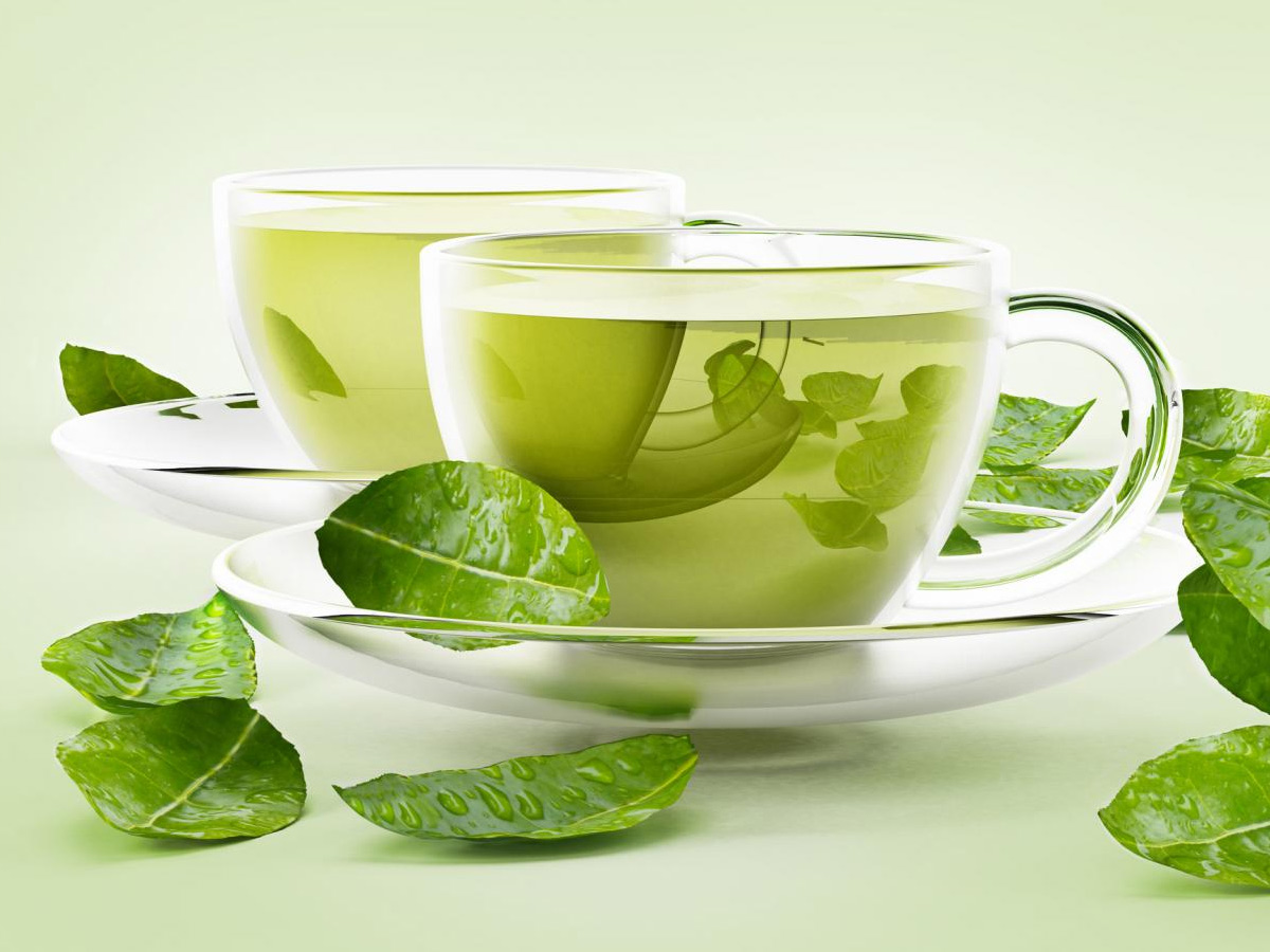 Trà xanh là nước uống được pha chế từ các lá trà tươi non và hãm với nước thật sôi trong vòng 15-20 phút