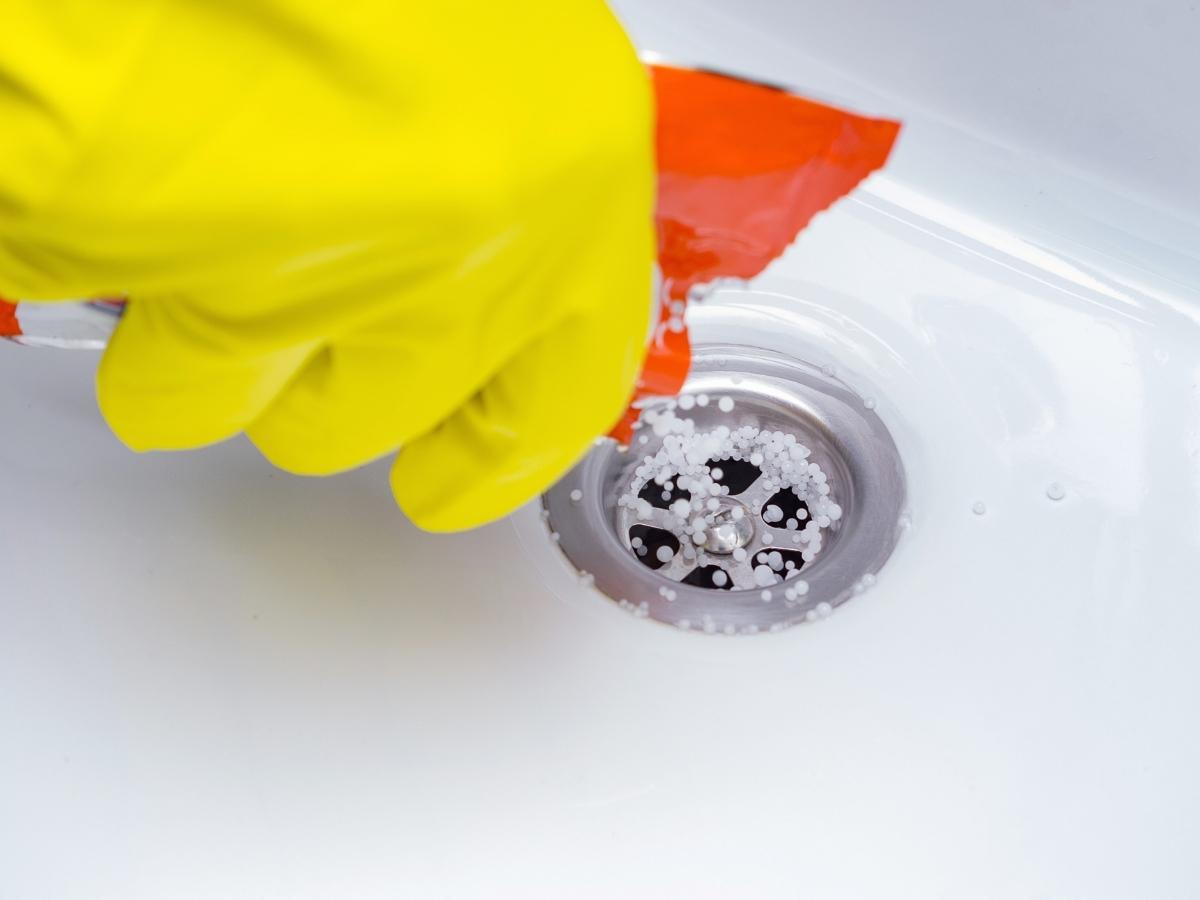 Khử mùi hôi cống rãnh nhờ bột thông cống