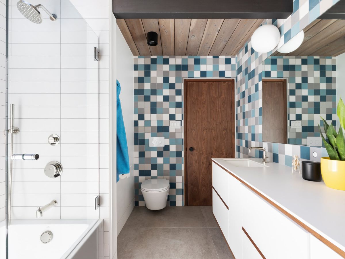 Mẫu gạch mosaic ốp l&aacute;t nh&agrave; tắm