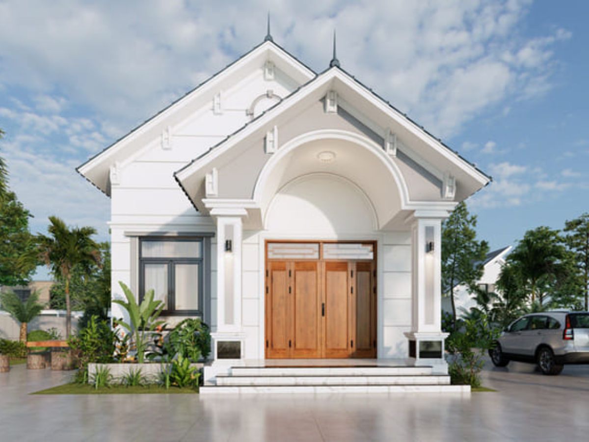 Thiết kế nh&agrave; cấp 4 m&aacute;i Th&aacute;i với khoảng s&acirc;n rộng trồng c&acirc;y xanh, để xe