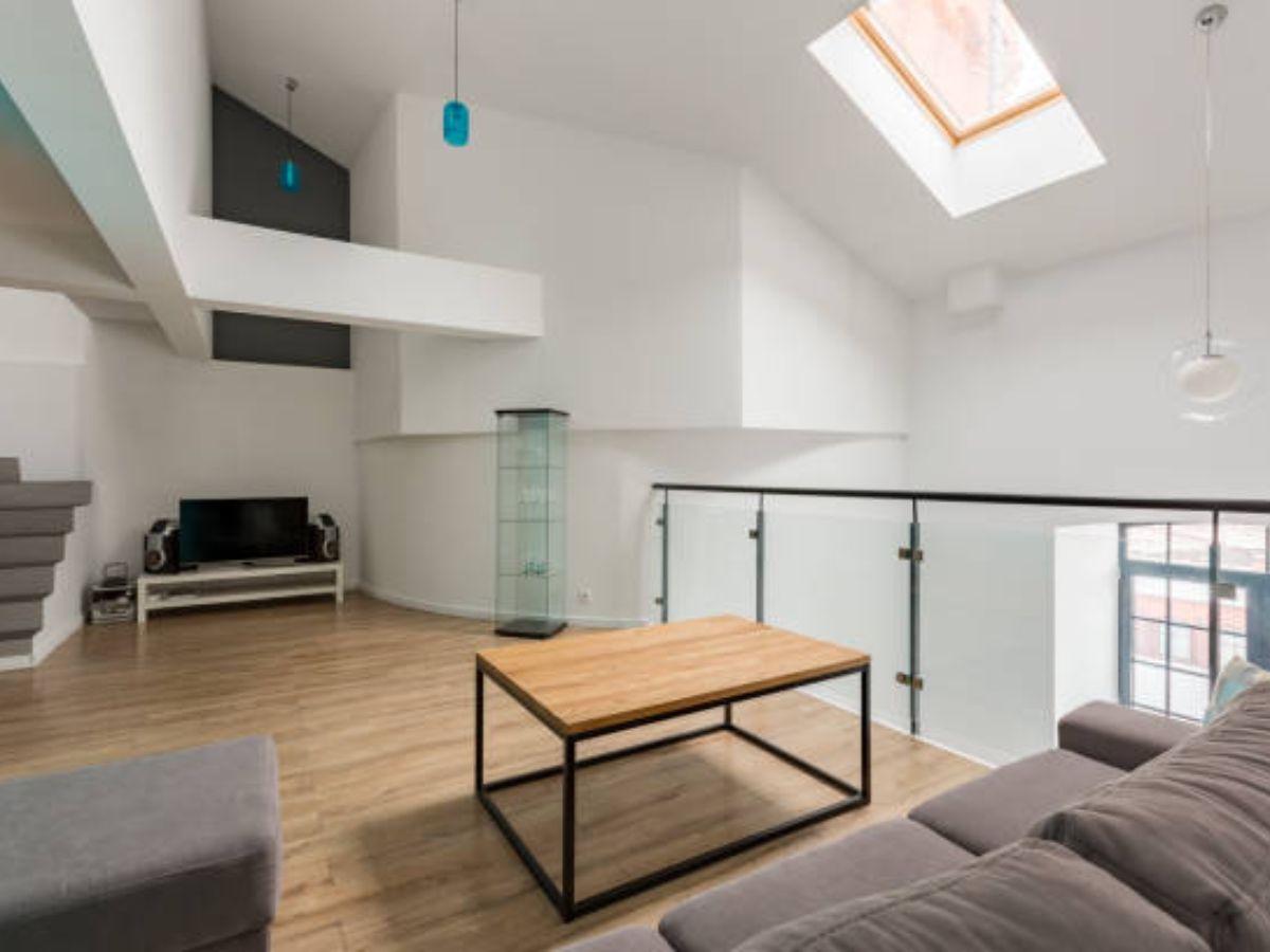 Mẫu nh&agrave; g&aacute;c lửng đẹp c&oacute; giếng trời