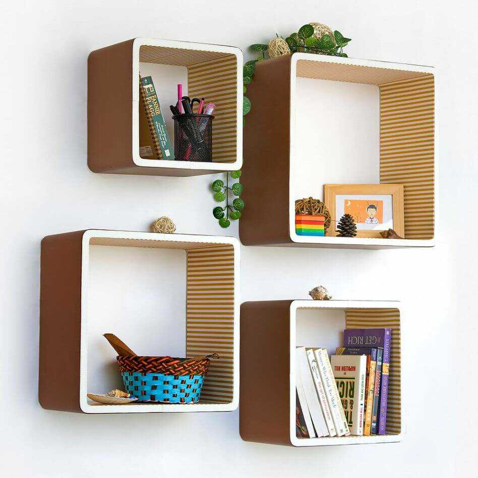 Kệ ô vuông thiết kế sọc vằn bên trong