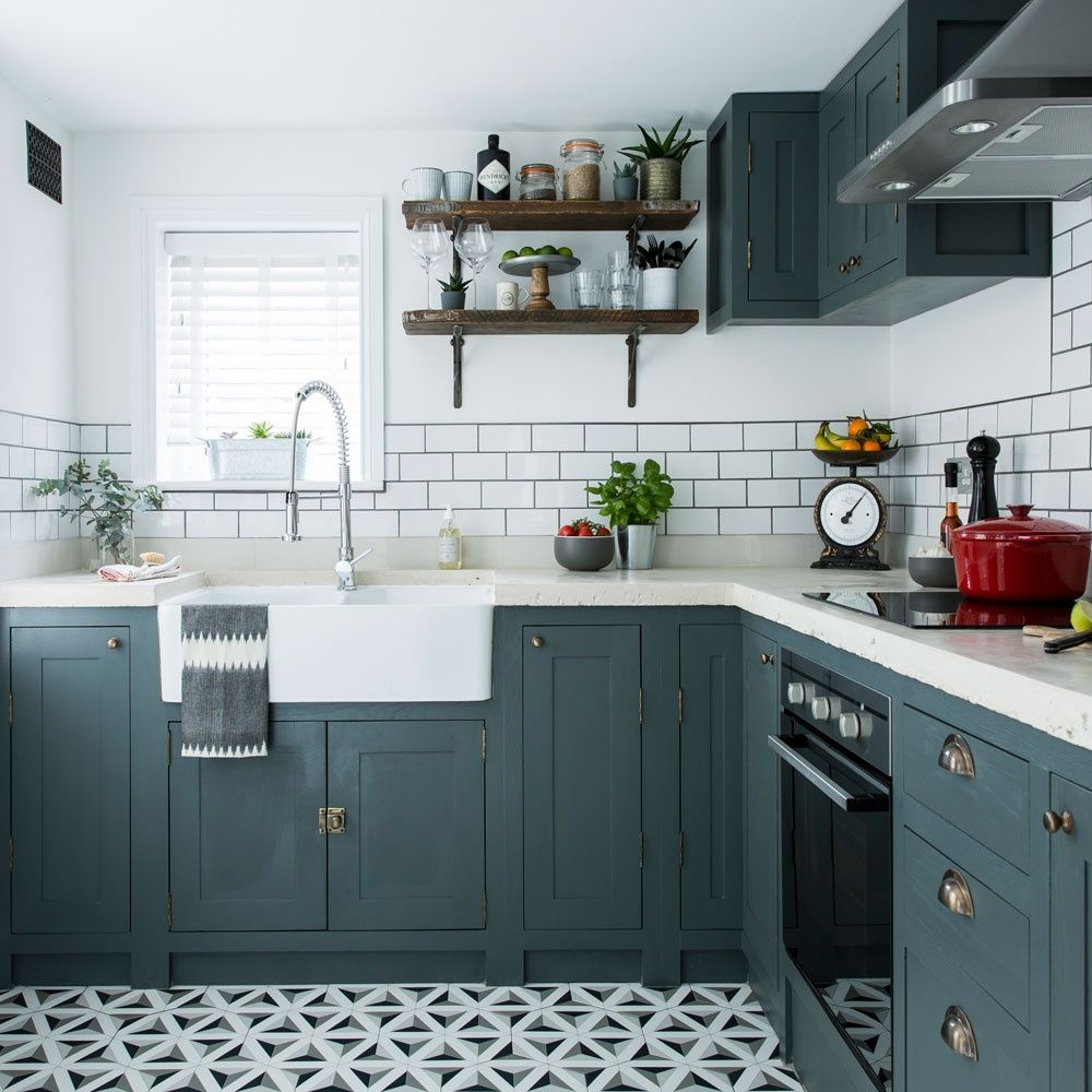 Ph&ograve;ng bếp vintage với cửa sổ nhỏ 1