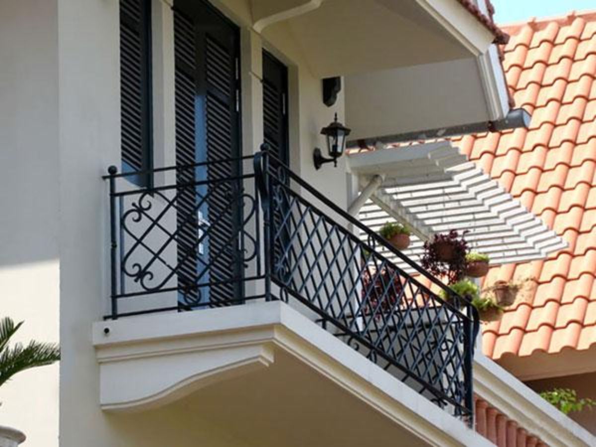 Một chiếc ban c&ocirc;ng đẹp gi&uacute;p mặt tiền nh&agrave; trở n&ecirc;n ấn tượng hơn