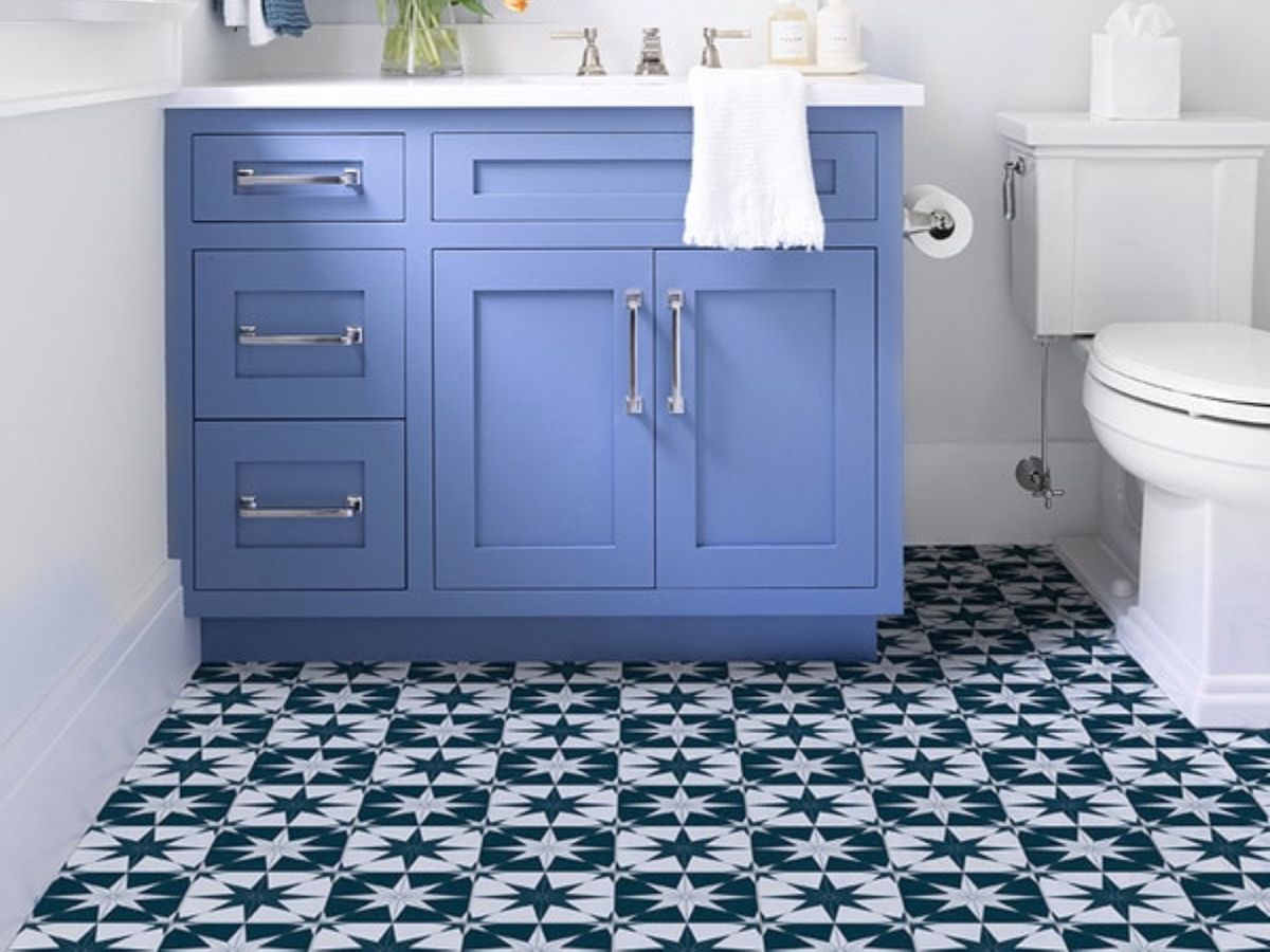 Gạch b&ocirc;ng l&aacute;t nền nh&agrave; tắm ph&ugrave; hợp cho những kh&ocirc;ng gian mang hơi hướng cổ điển của những thập ni&ecirc;n xưa