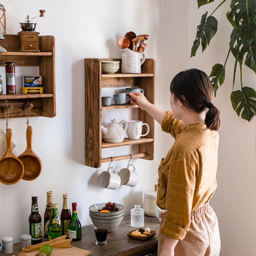 Đặt kệ bếp ở vị tr&iacute; dễ với tới lấy vật dụng