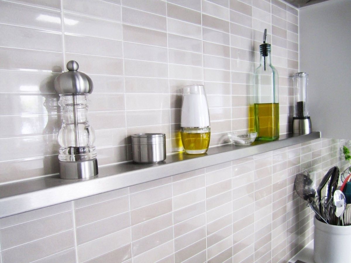 Chất liệu Inox dễ d&agrave;ng vệ sinh d&ugrave; c&oacute; bị b&aacute;m dầu mỡ, thức ăn hay c&aacute;c loại vết bẩn kh&aacute;c