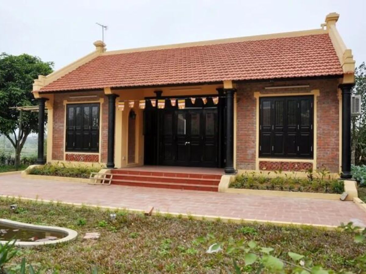 Nh&agrave; 3 gian c&oacute; hi&ecirc;n nh&agrave; rộng gi&uacute;p che mưa nắng tốt