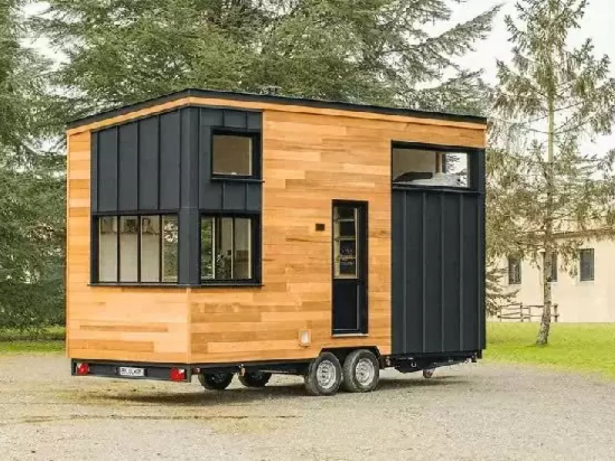 Nh&agrave; gỗ di động c&oacute; chất liệu gỗ bền bỉ kết hợp với khung kim loại chắc chắn