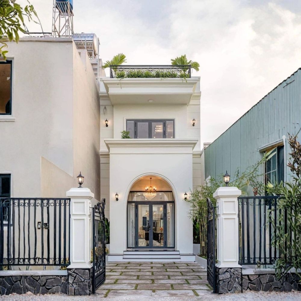 Mẫu nh&agrave; phố t&acirc;n cổ điển 2 tầng c&oacute; khoảng s&acirc;n trước rộng