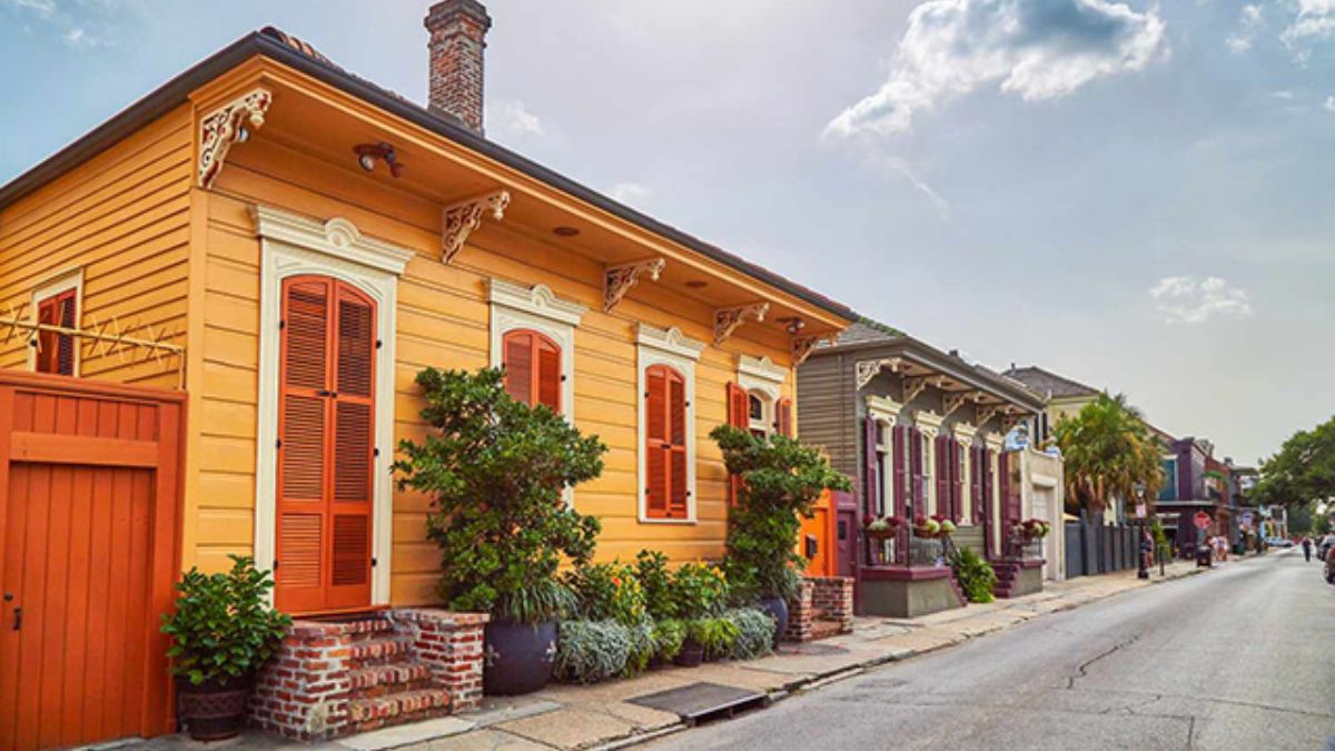 Mẫu sơn nh&agrave; m&agrave;u cam nổi bật