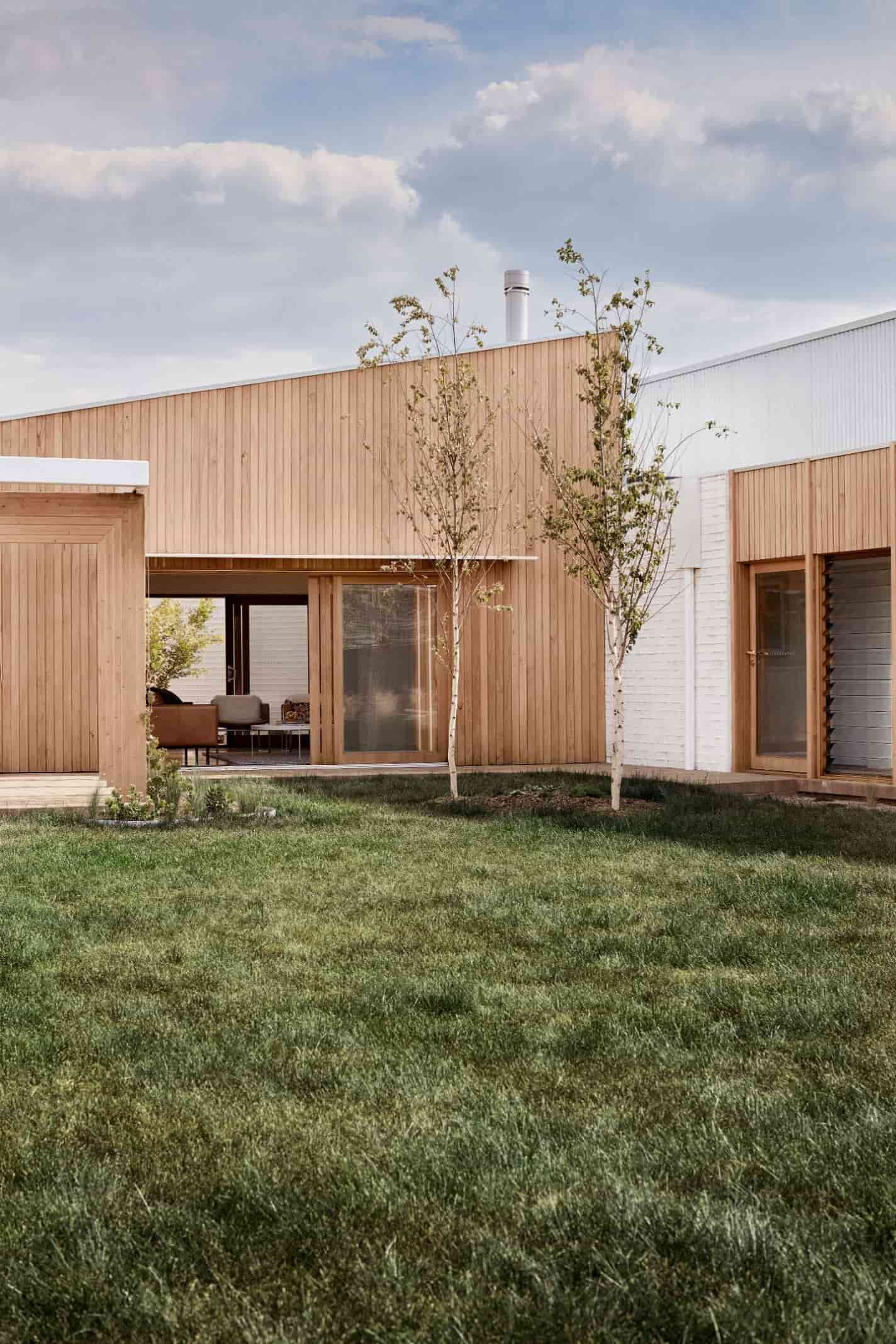 Nhà cấp 4 với sân vườn mát mẻ, rộng rãi