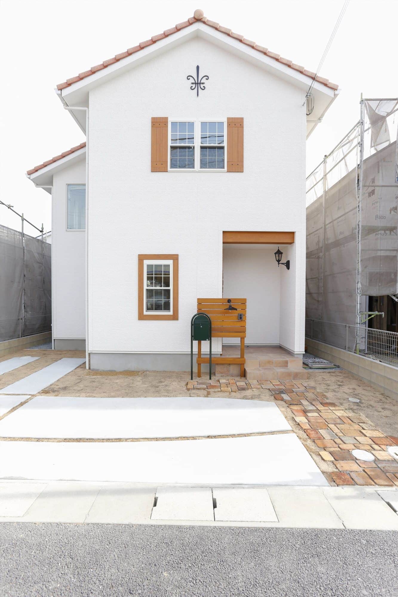 Nhà 2 tầng cơ bản đầy đủ tiện nghi