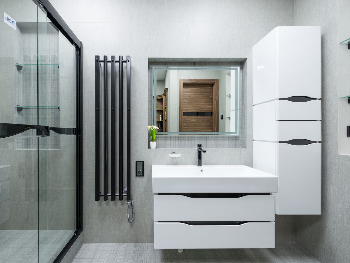 Tủ đựng đồ tắm và giá đỡ treo được thiết kế sáng tạo và hiện đại