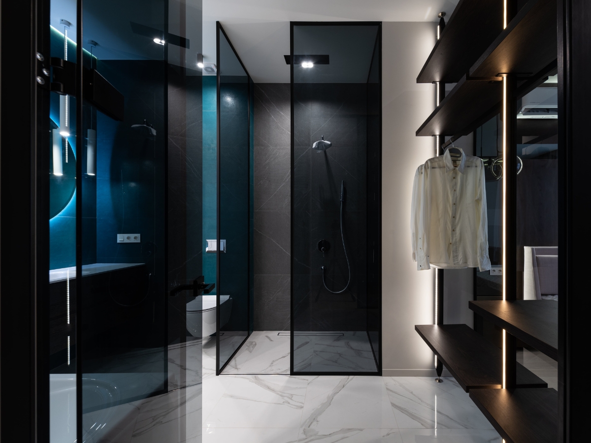 Sử dụng kính mờ để giữ sự riêng tư trong phòng tắm Minimalist