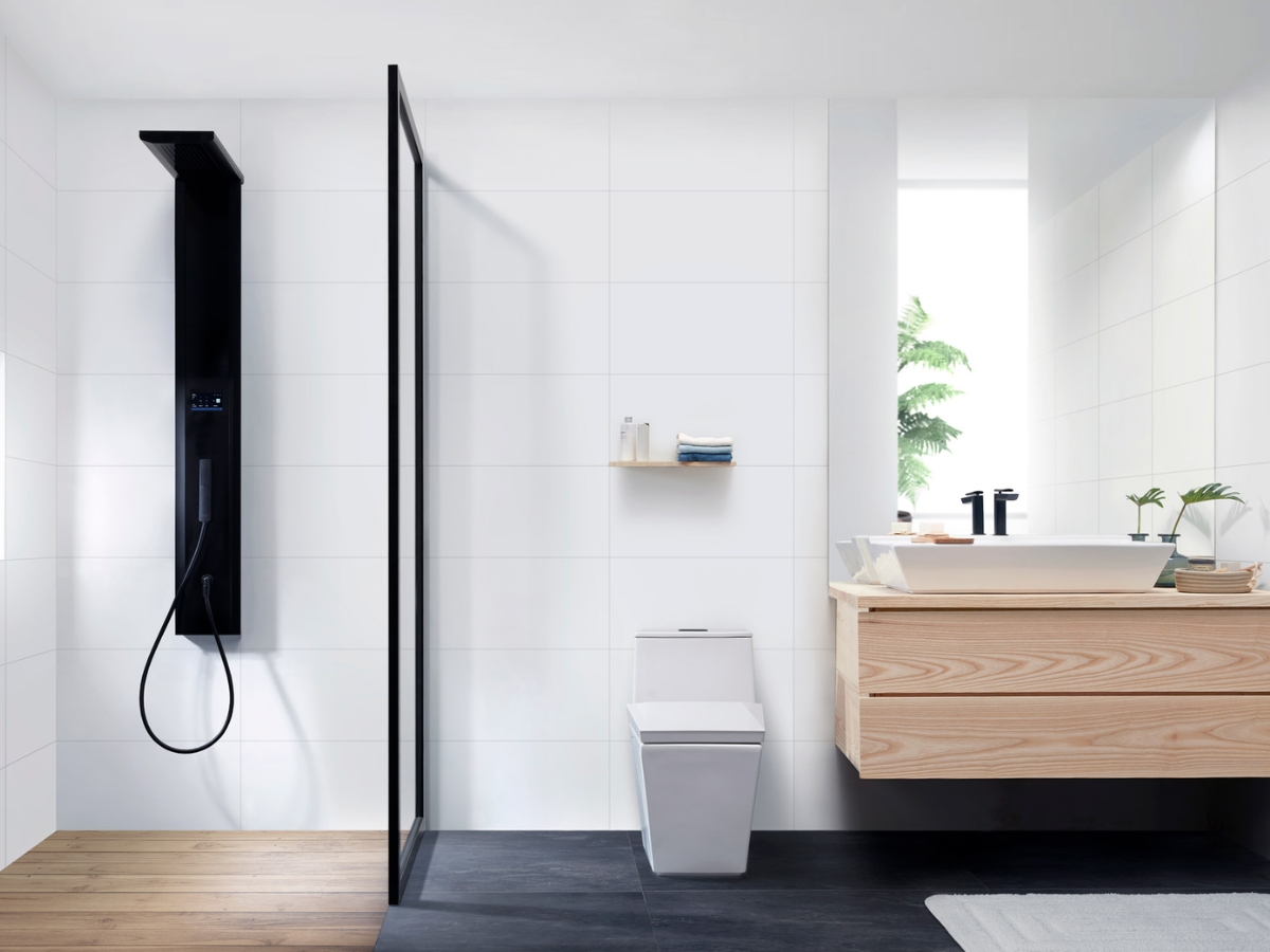 Bộ vòi sen đứng sang trọng là điểm nhấn cho phòng tắm Minimalist