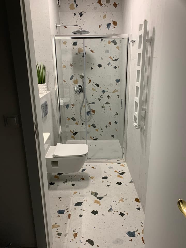 Ý tưởng phối gạch độc đáo cho mẫu nhà vệ sinh nhỏ đẹp 