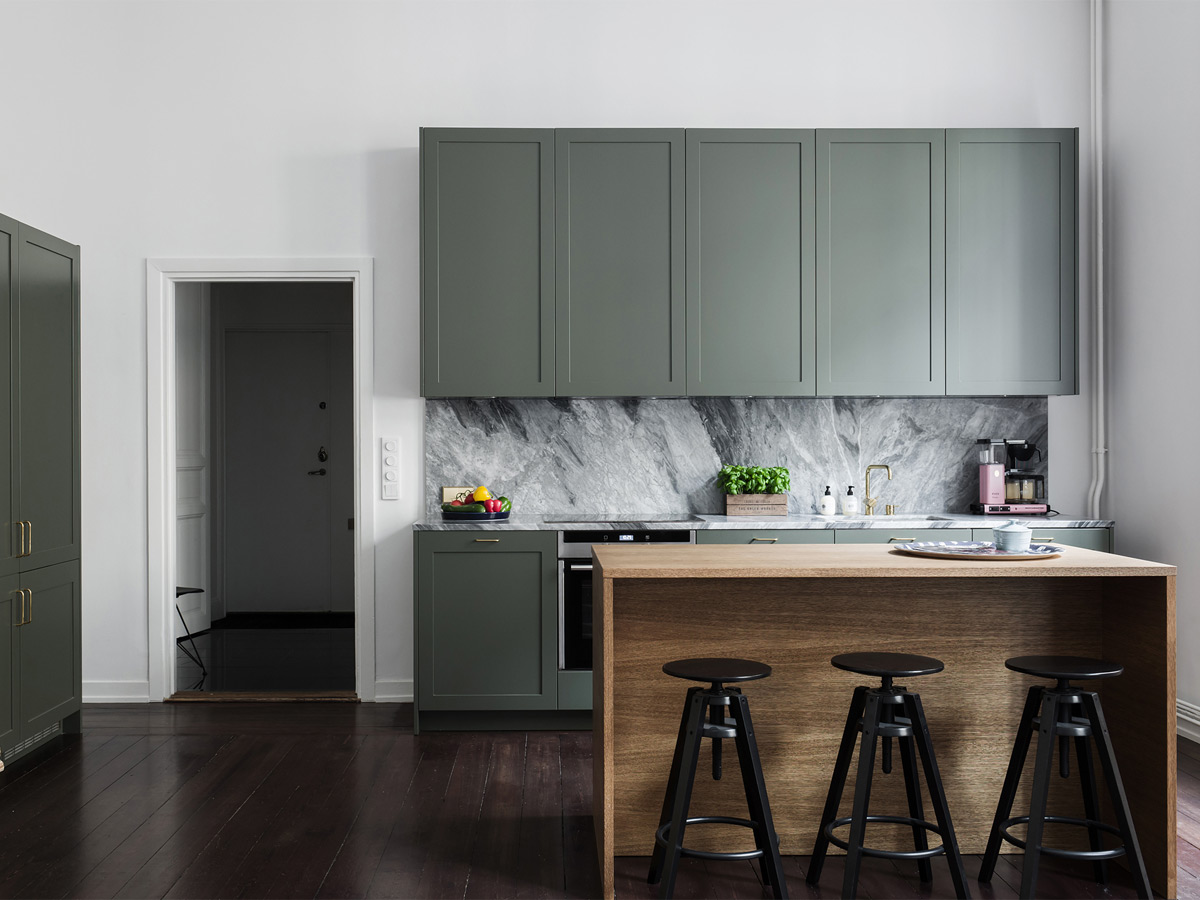 Căn bếp đơn giản trang bị quầy bar