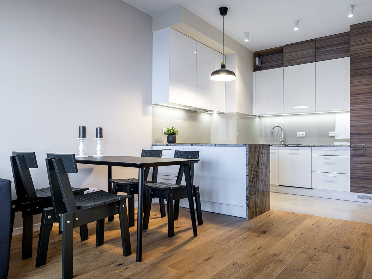 Phòng bếp đơn giản với diện tích lớn