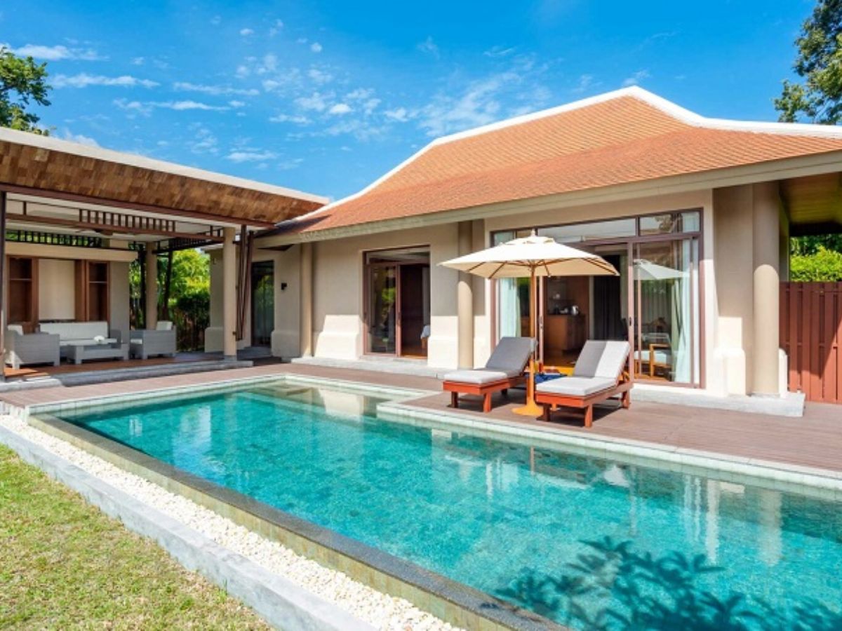 Mẫu thiết kế nh&agrave; vườn đẹp c&oacute; hồ bơi 1