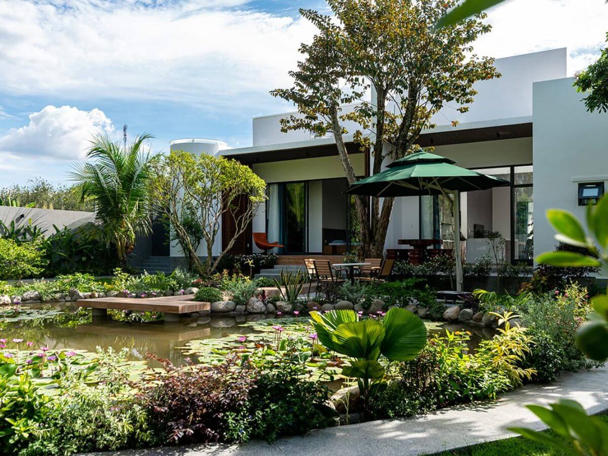 Nh&agrave; vườn hiện đại kết hợp với tiểu cảnh