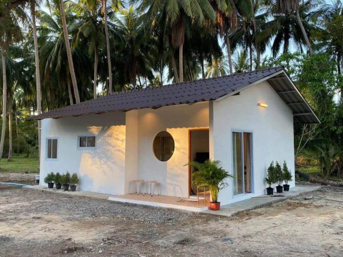 Thiết kế nh&agrave; tiền chế n&ocirc;ng th&ocirc;n đơn giản với m&aacute;i t&ocirc;n