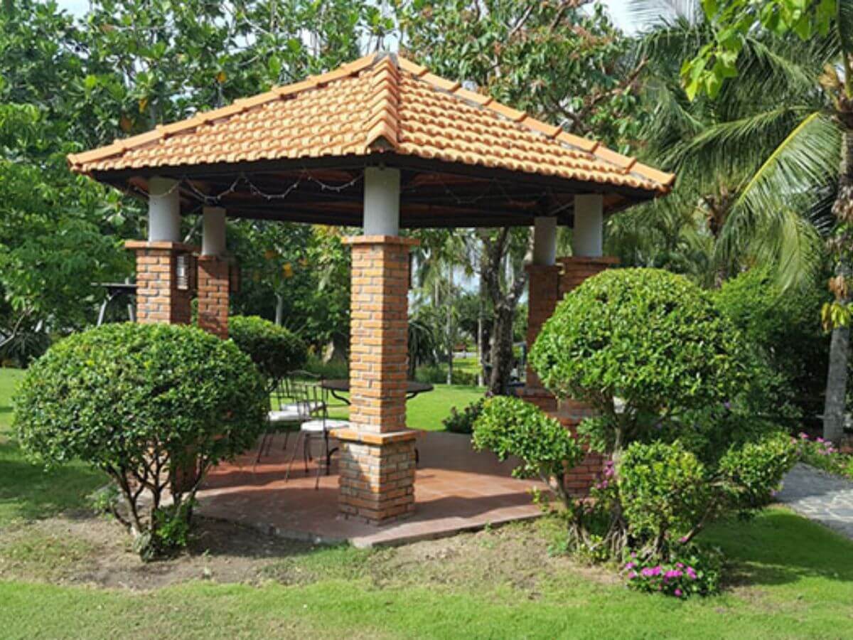 Mẫu nh&agrave; ch&ograve;i s&acirc;n vườn m&aacute;i ng&oacute;i